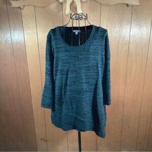 Green Crew Neck Sweater with Relaxed Fit and Full-Length Sleeves